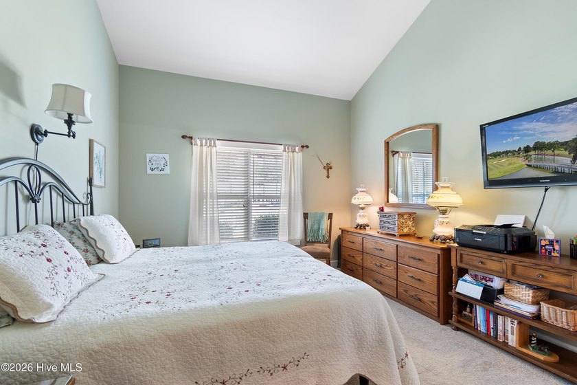 This extremely well-kept and updated townhouse in the - photo 24