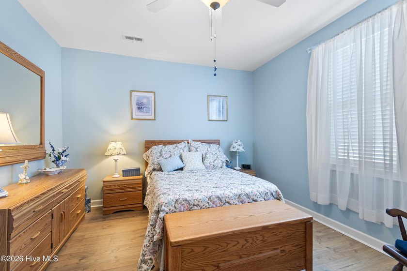 This extremely well-kept and updated townhouse in the - photo 29