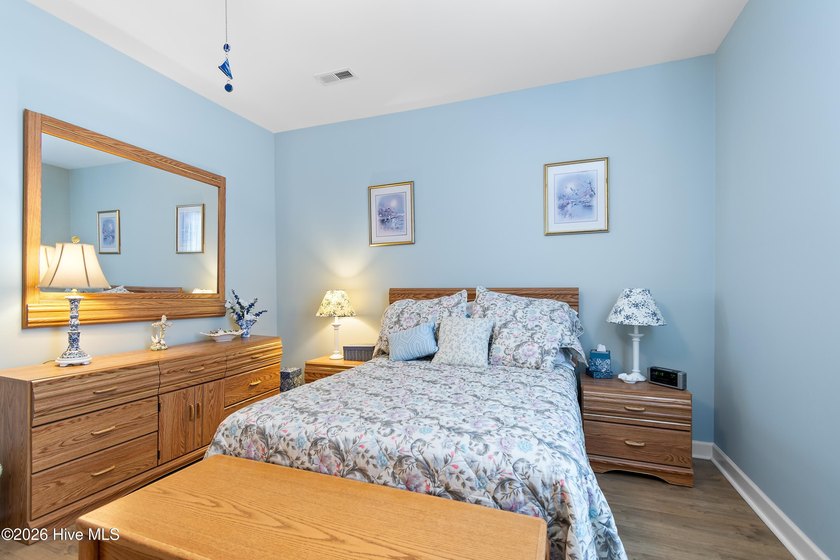 This extremely well-kept and updated townhouse in the - photo 30