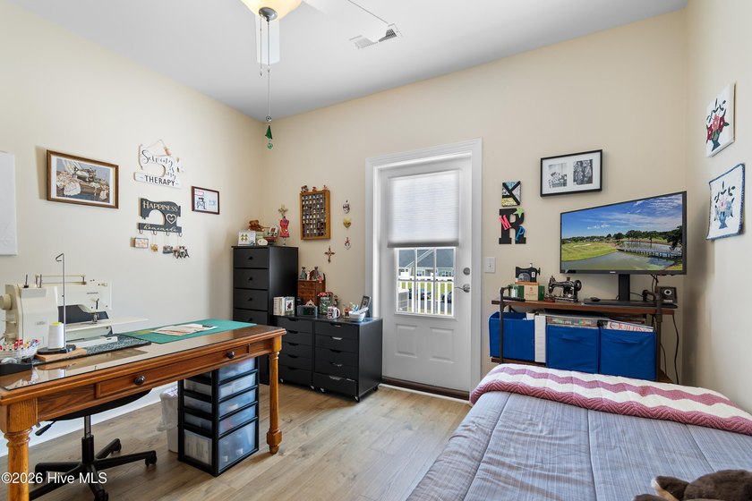 This extremely well-kept and updated townhouse in the - photo 33