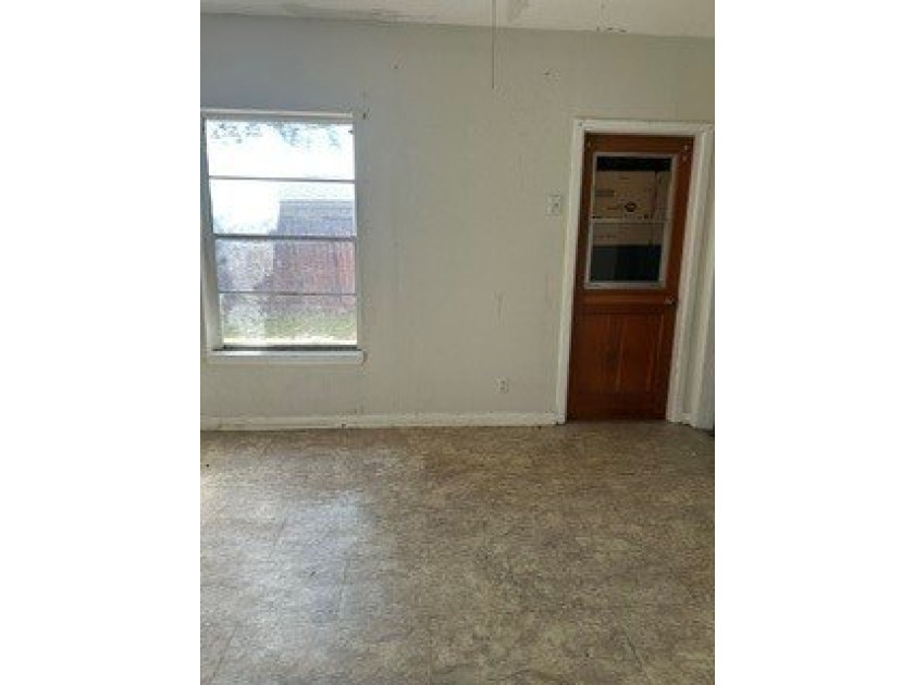 Opportunity Awaits! This 4-bedroom, 1-bath home is full of - photo 9