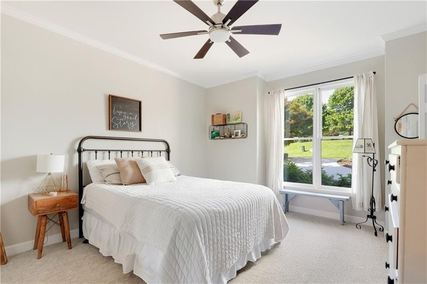Updated 4BD/3.5BA, 2,928 sqft golf-front cottage in The Orchard - photo 29