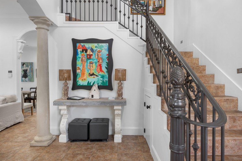 This stunning, fully furnished four-bedroom villa offers plenty - photo 7