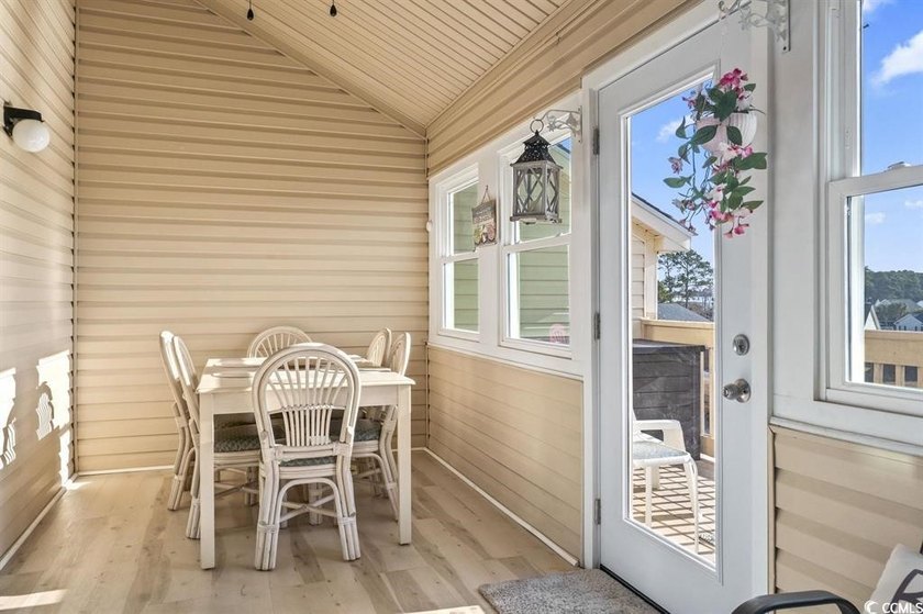 This freshly painted furnished 2-bedroom, 2-bathroom condo with - photo 21