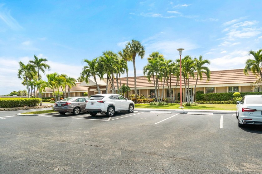 Beautifully renovated 2nd-floor corner unit in the highly - photo 48