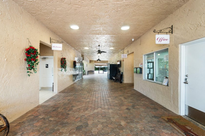 Beautifully renovated 2nd-floor corner unit in the highly - photo 50
