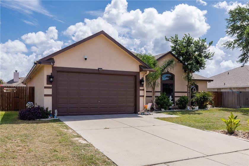 **Welcome to 14422 Chantilly Drive in the highly sought-after - photo 3