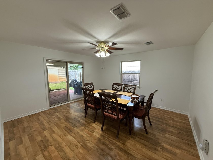 Tucked into the heart of Niceville, this updated 3-bed, 2-bath - photo 15