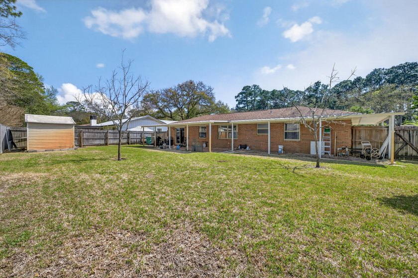 Tucked into the heart of Niceville, this updated 3-bed, 2-bath - photo 35