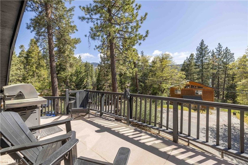 Spectacular Moonridge Retreat! Ideally located just moments from - photo 31