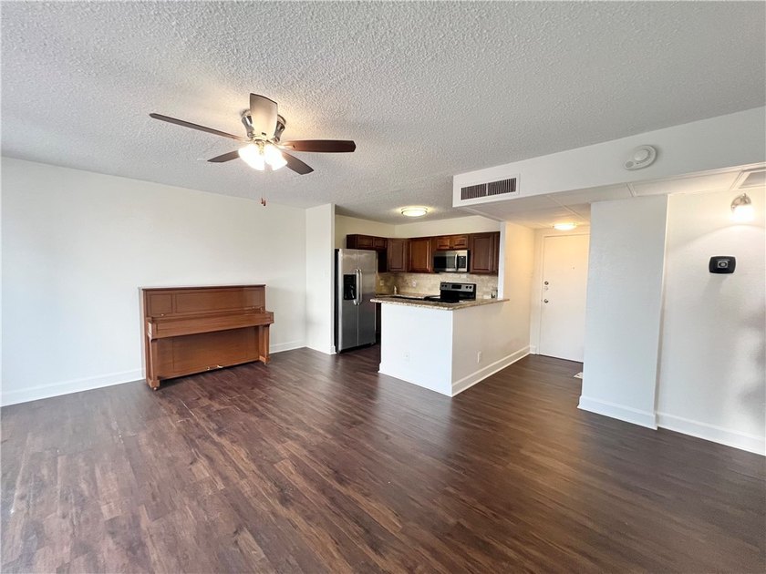 Enjoy coastal living at its best in this bright and inviting - photo 4