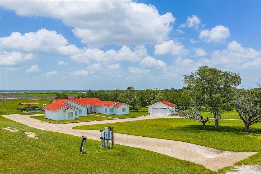 10+/- acres on Lake Corpus Christi o?ering approximately 4 - photo 3