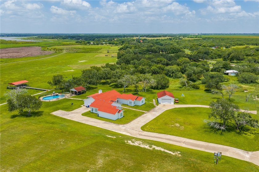 10+/- acres on Lake Corpus Christi o?ering approximately 4 - photo 4