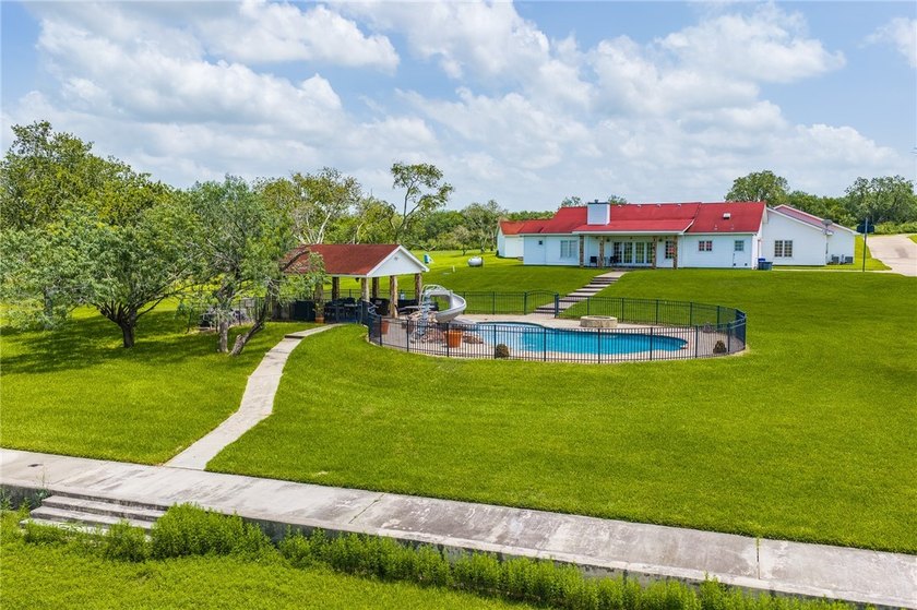 10+/- acres on Lake Corpus Christi o?ering approximately 4 - photo 8