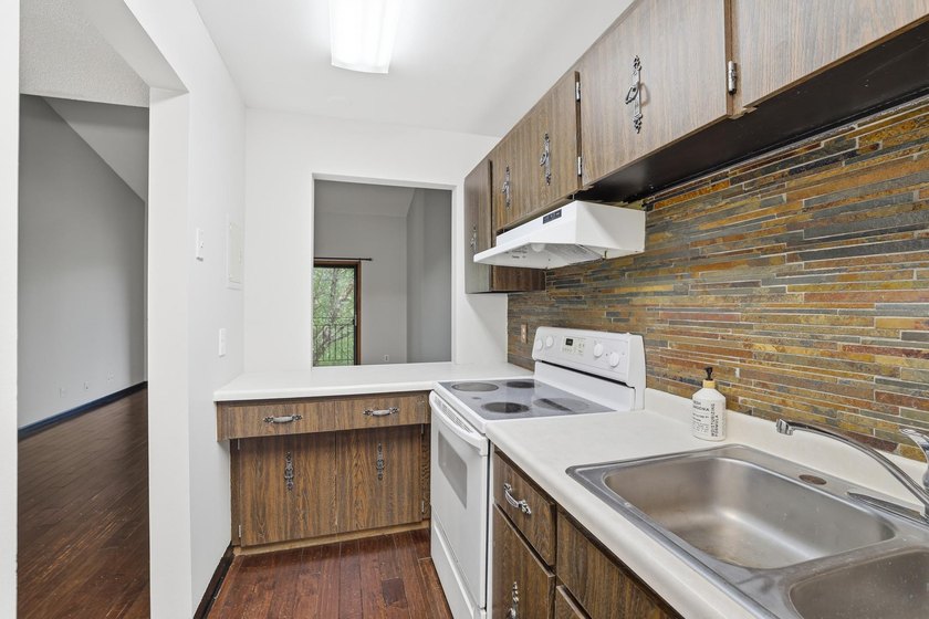 Enjoy easy one-level living in this spacious 2-bedroom - photo 11