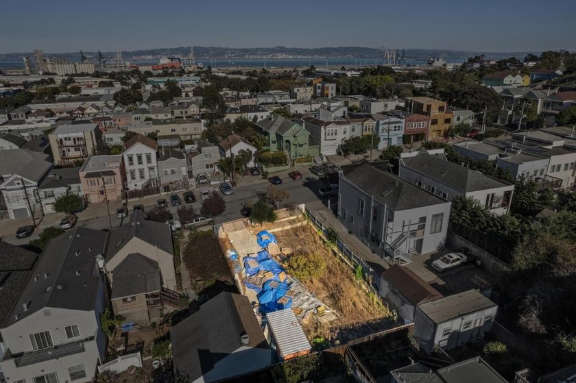 Fantastic opportunity for contractors, builders, and investors! - photo 13