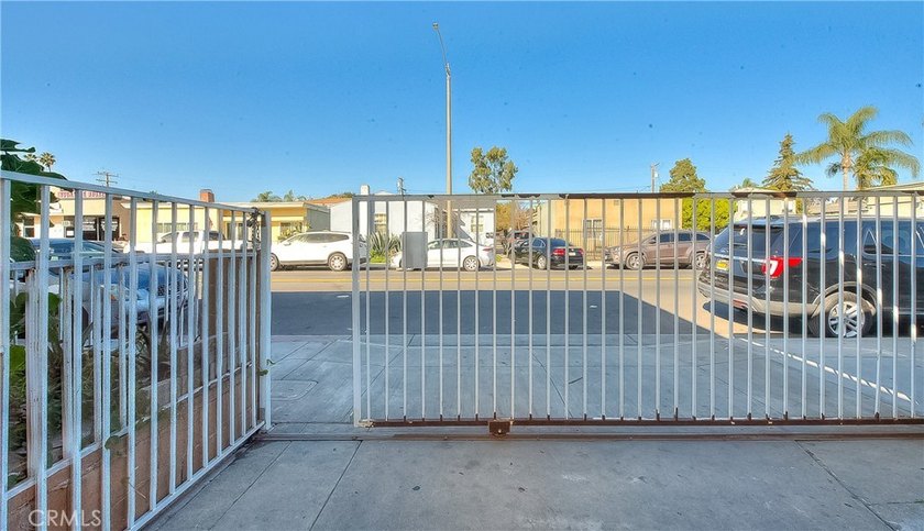 EXCELLENT OPPORTUNITY IN LONG BEACH CITY! THE PROPERTY IS ZOONED - photo 14