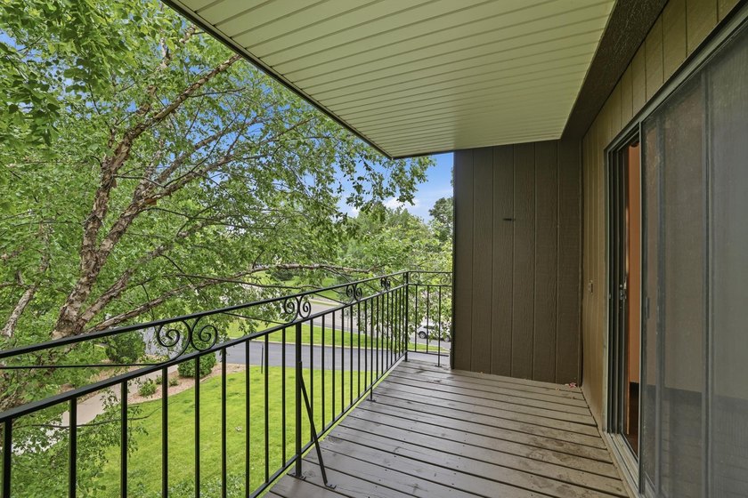 Enjoy easy one-level living in this spacious 2-bedroom - photo 24