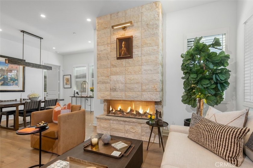 IRRESISTIBLE PRICE REDUCTION FOR A DESIGNER UPGRADED HOME! - photo 8