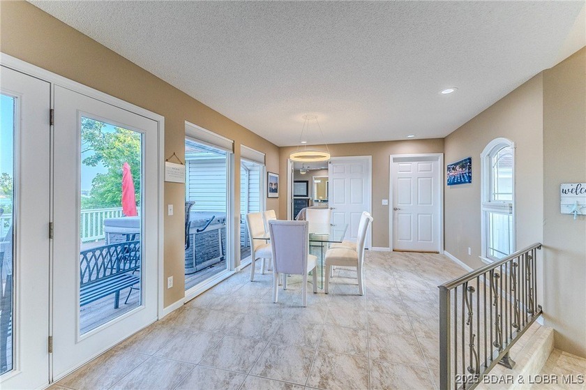 BREATH TAKING PANORAMIC VIEWS! This move-in ready 3-bedroom - photo 8