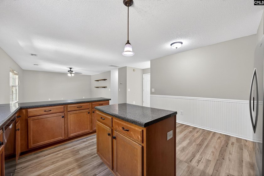 Welcome home to this beautifully updated 4-bedroom, 2.5-bath - photo 11