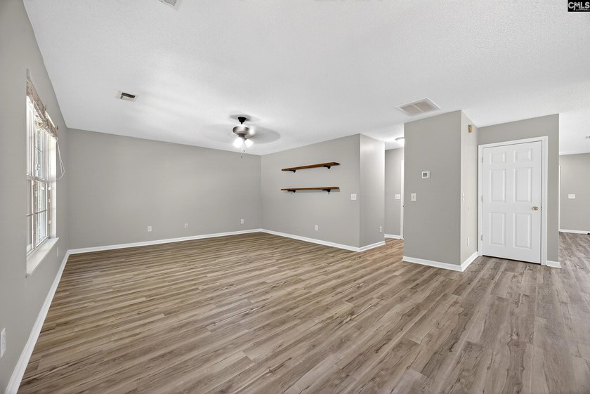 Welcome home to this beautifully updated 4-bedroom, 2.5-bath - photo 14