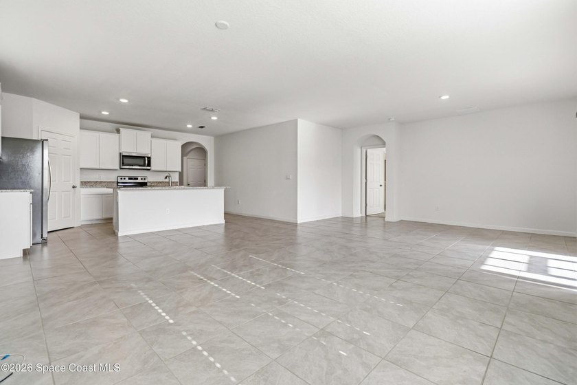 $1000 LENDER CREDIT AND REFINANCE COUPON WHEN USING PREFERRED - photo 6