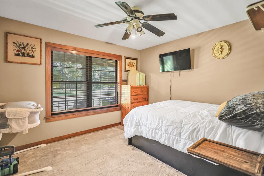 Situated on 5.78 +/- acres in the Lakeview Estates subdivision - photo 26