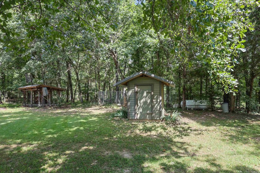 Situated on 5.78 +/- acres in the Lakeview Estates subdivision - photo 37