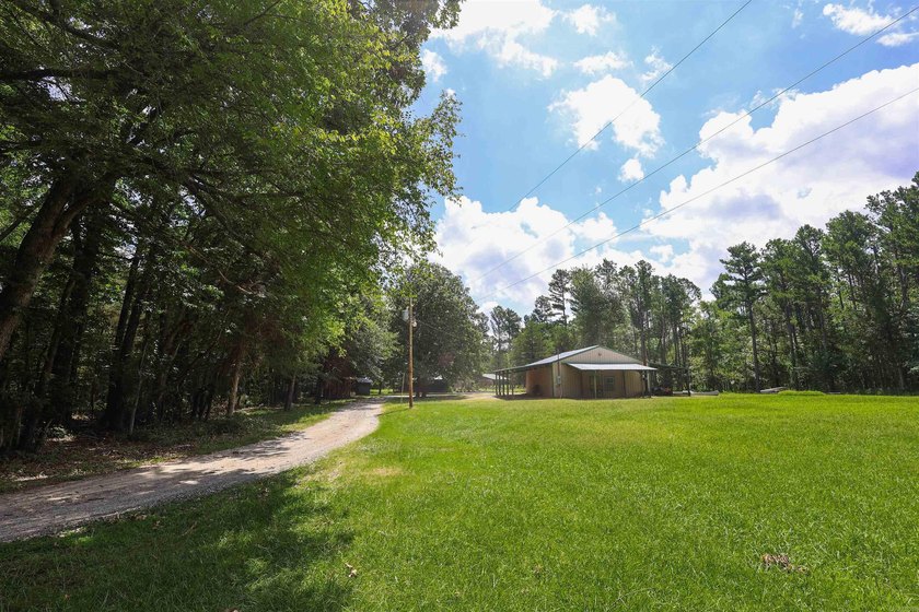 Situated on 5.78 +/- acres in the Lakeview Estates subdivision - photo 39