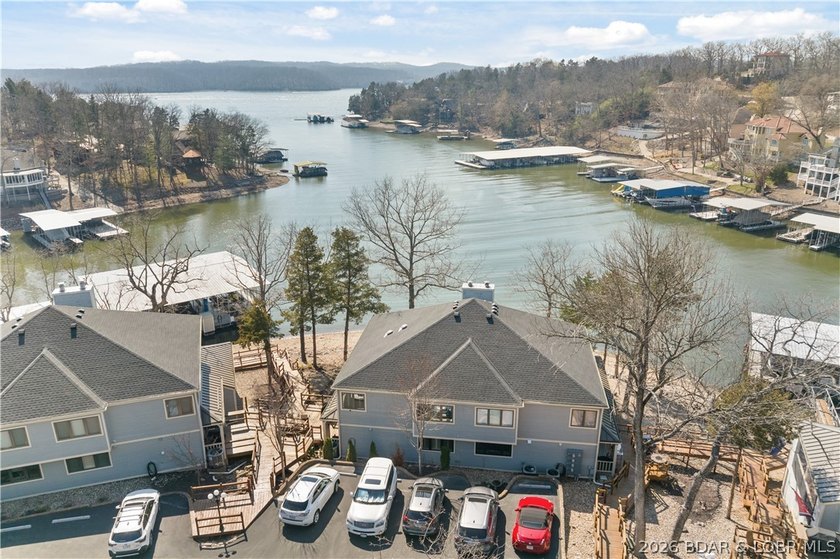 Experience tranquil lakeside living in this luxurious 3BR/3BA - photo 46