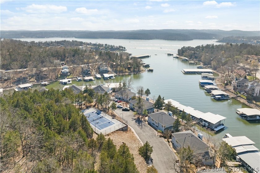 Experience tranquil lakeside living in this luxurious 3BR/3BA - photo 49