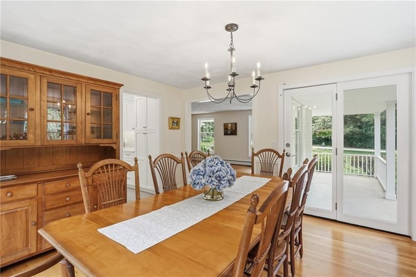 Welcome to 136 Holly Hills Lane, a beautifully maintained - photo 16