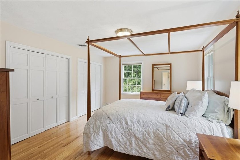 Welcome to 136 Holly Hills Lane, a beautifully maintained - photo 20