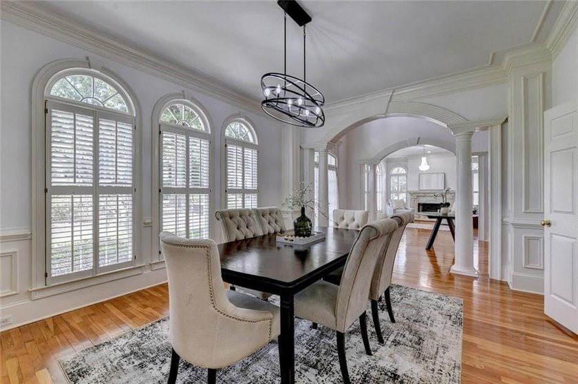 Welcome to unparalleled luxury in one of the areas most - photo 11