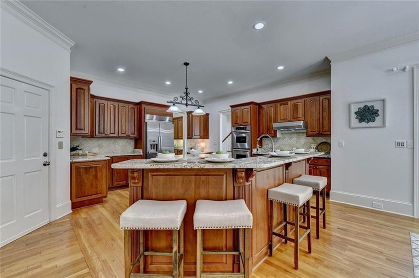 Welcome to unparalleled luxury in one of the areas most - photo 16
