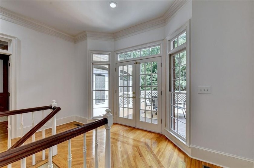 Welcome to unparalleled luxury in one of the areas most - photo 22