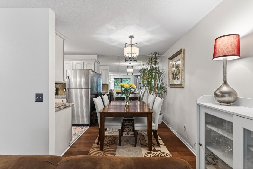 215 Barry Ave S 216 - photo 7