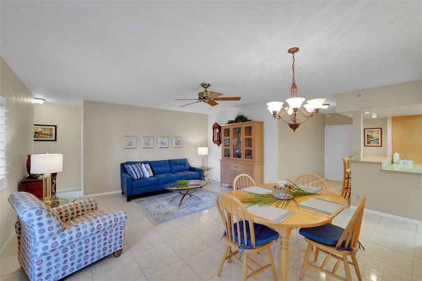 Wow! Huge Price Reduction! Corner Apartment with a private - photo 25