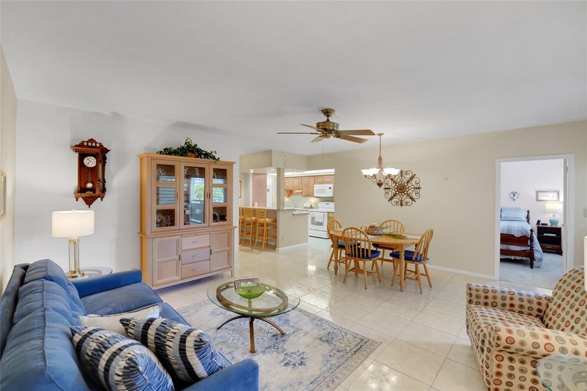 Wow! Huge Price Reduction! Corner Apartment with a private - photo 26