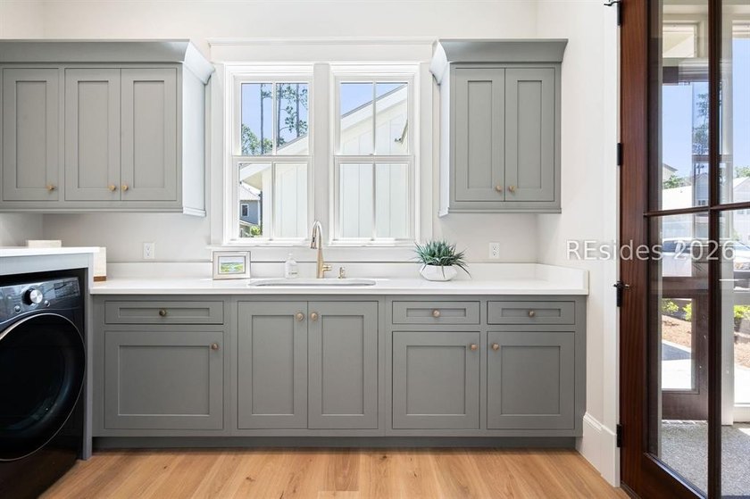 Don't miss just finished, new construction located in the highly - photo 41
