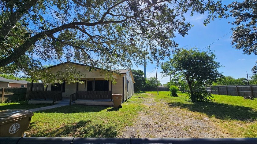Are you needing a large lot? This is 100' across the front and - photo 3