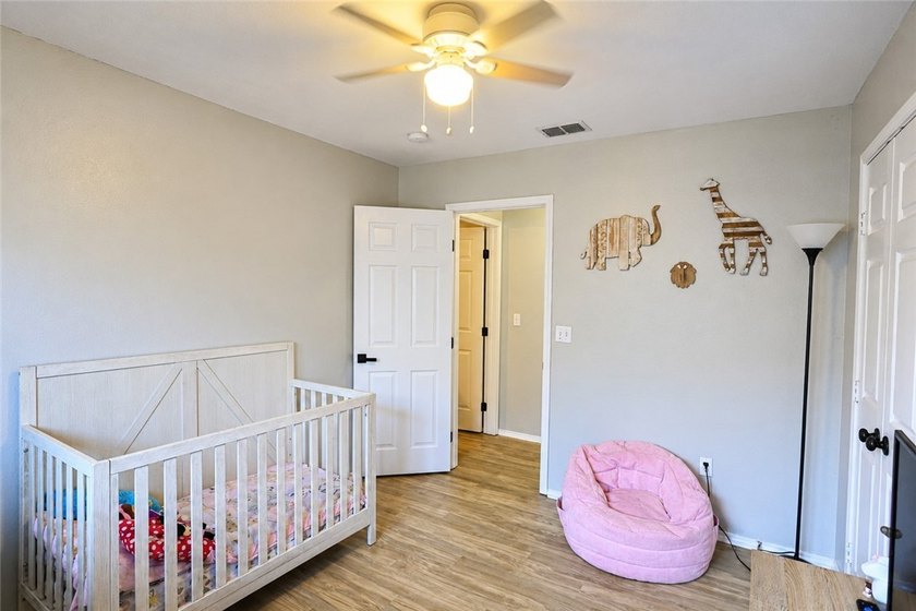 Welcome to 1030 Livermore! This beautifully updated home is - photo 6