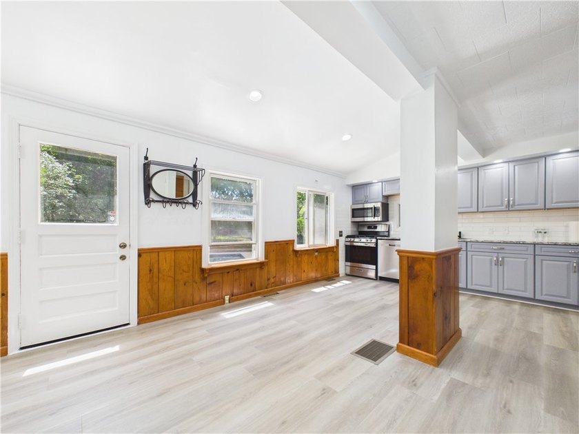 Welcome to this spacious stone-front colonial. Beautiful - photo 11