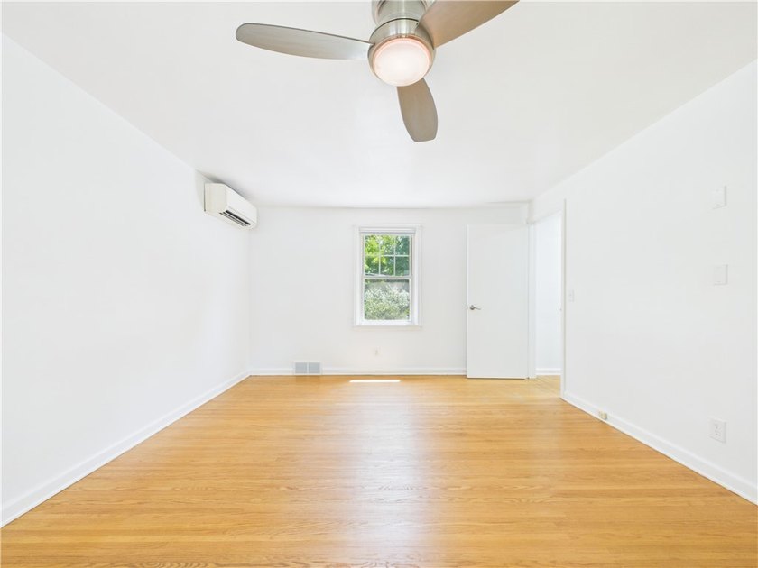 Welcome to this spacious stone-front colonial. Beautiful - photo 16