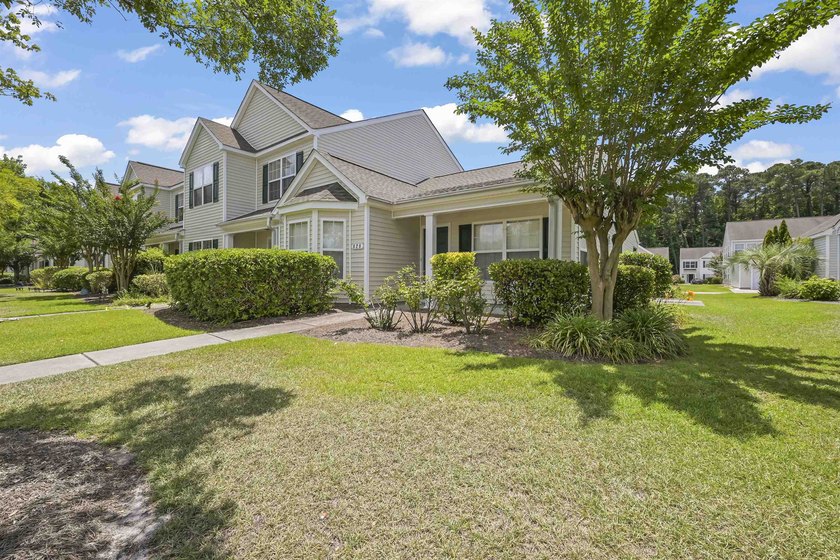 MUST SEE! This beautifully updated, single-level END UNIT - photo 22
