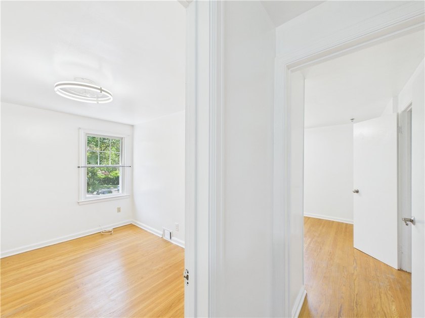 Welcome to this spacious stone-front colonial. Beautiful - photo 25