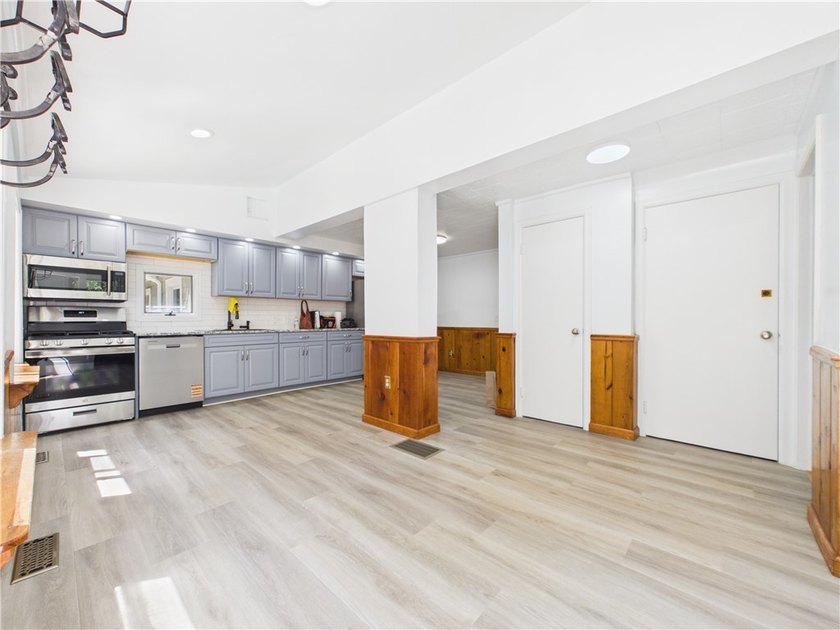 Welcome to this spacious stone-front colonial. Beautiful - photo 34