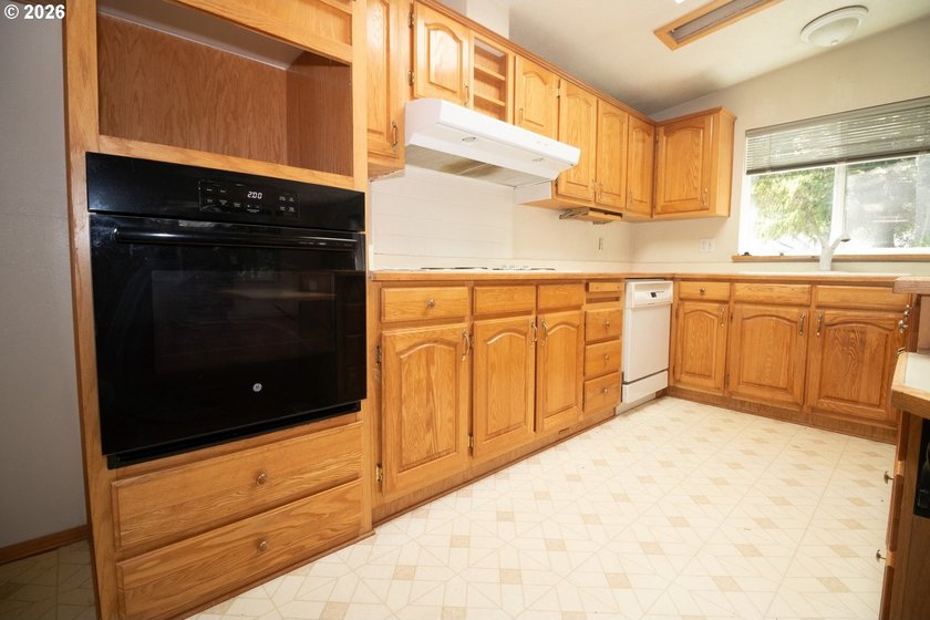 Well Priced! Florentine Estates 55+ gated community. Opportunity - photo 21