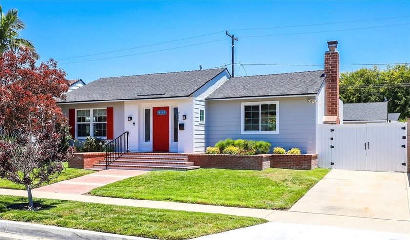 Welcome to this beautifully maintained 3-bedroom, 2-bathroom - photo 3